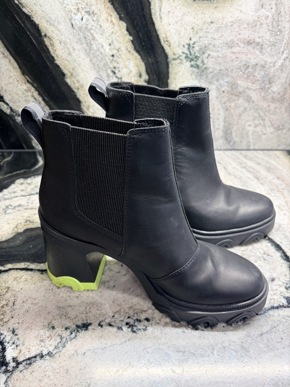 Sorel Women’s Black Leather Brex Chelsea Lug Heel Boots Size 7.5 Waterproof